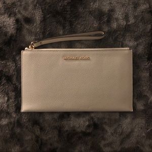 Michael Kors White/Grey Wristlet Purse